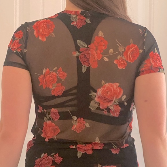 FOREVER 21 - NWOT mesh rose floral print crew neck tee shirt - Picture 3 of 5